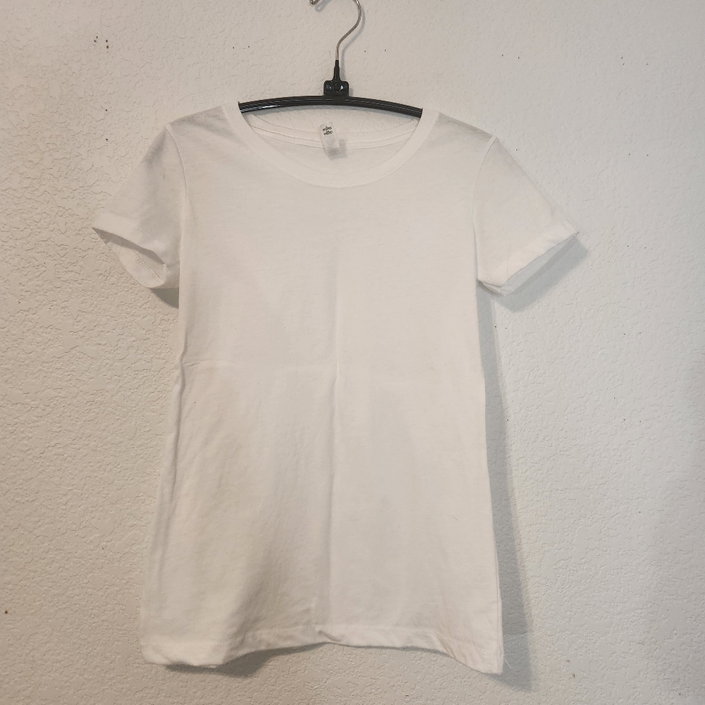 IdealT By Next Level Classic White Women's T-Shirt, Size S
